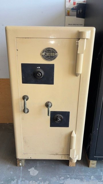 A An Used Safe On Sale! Chubb Bankers Safe Sunshine Coast / Dial / Digital Keypad Fire Rated / Heavy