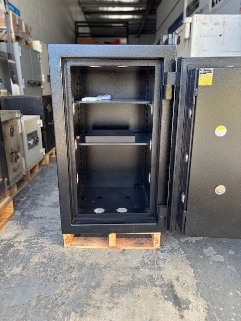 A An Used Dominator Safes Sunshine Coast FA-100 High Security Safe $150,000 Cash Rating - Image 2