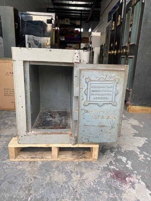 Antique Safe Used Safe On Sale! A. Hobbs, Hart & Co Antique Safe Sunshine Coast / Keylock / Fire Rated - Image 4