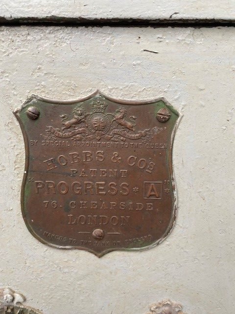 Antique Safe Used Safe On Sale! A. Hobbs, Hart & Co Antique Safe Sunshine Coast / Keylock / Fire Rated - Image 2