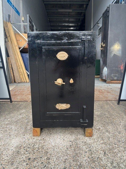 A An Antique Safe Used Safes Sunshine Coast / Vintage / Antique Safe / 30 Mins Fire Rated / Home or Business Safe (ON SALE) - Image 2