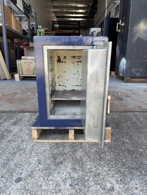 A An Antique Safe Used Safe On Sale! Globe Works Antique Safe Sunshine Coast / Keylock / Fire Rated - Image 2