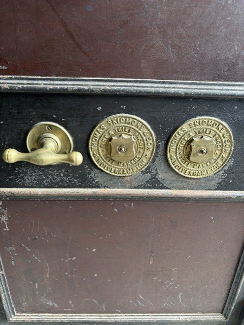 A An Antique Used Safe Thomas Skidmore & Son Antique Safe Sunshine Coast / Key Lock / Fire Rated - Image 4