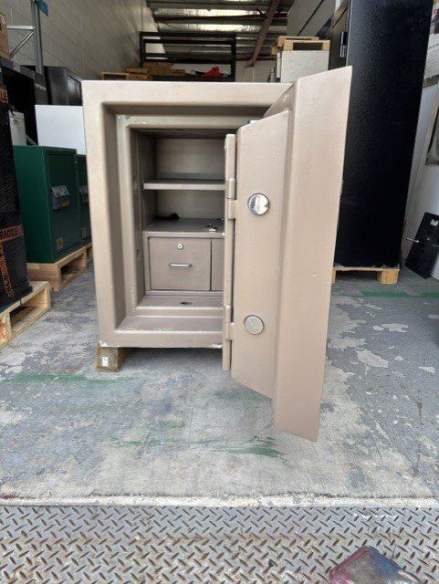 A An Used Lord Safe Sunshine Coast / 4 Wheel Combination / Fire Rated / High Security - Image 2